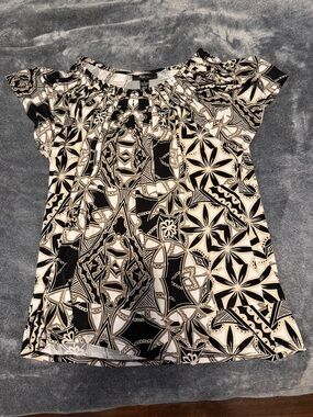 Women's Black and Cream Printed Short Sleeve Blouse